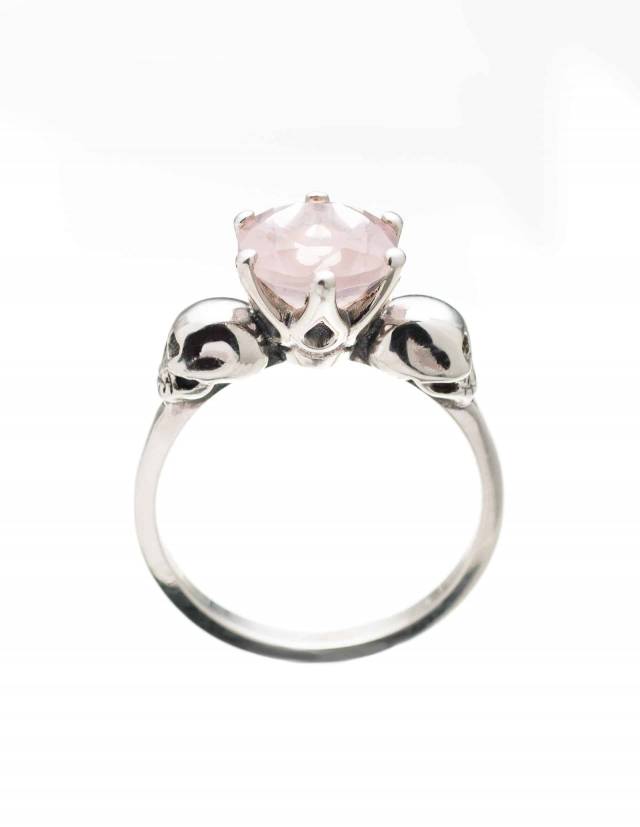 Dainty silver skull engagement ring Wanda with rose quartz gemstone seen from the side..