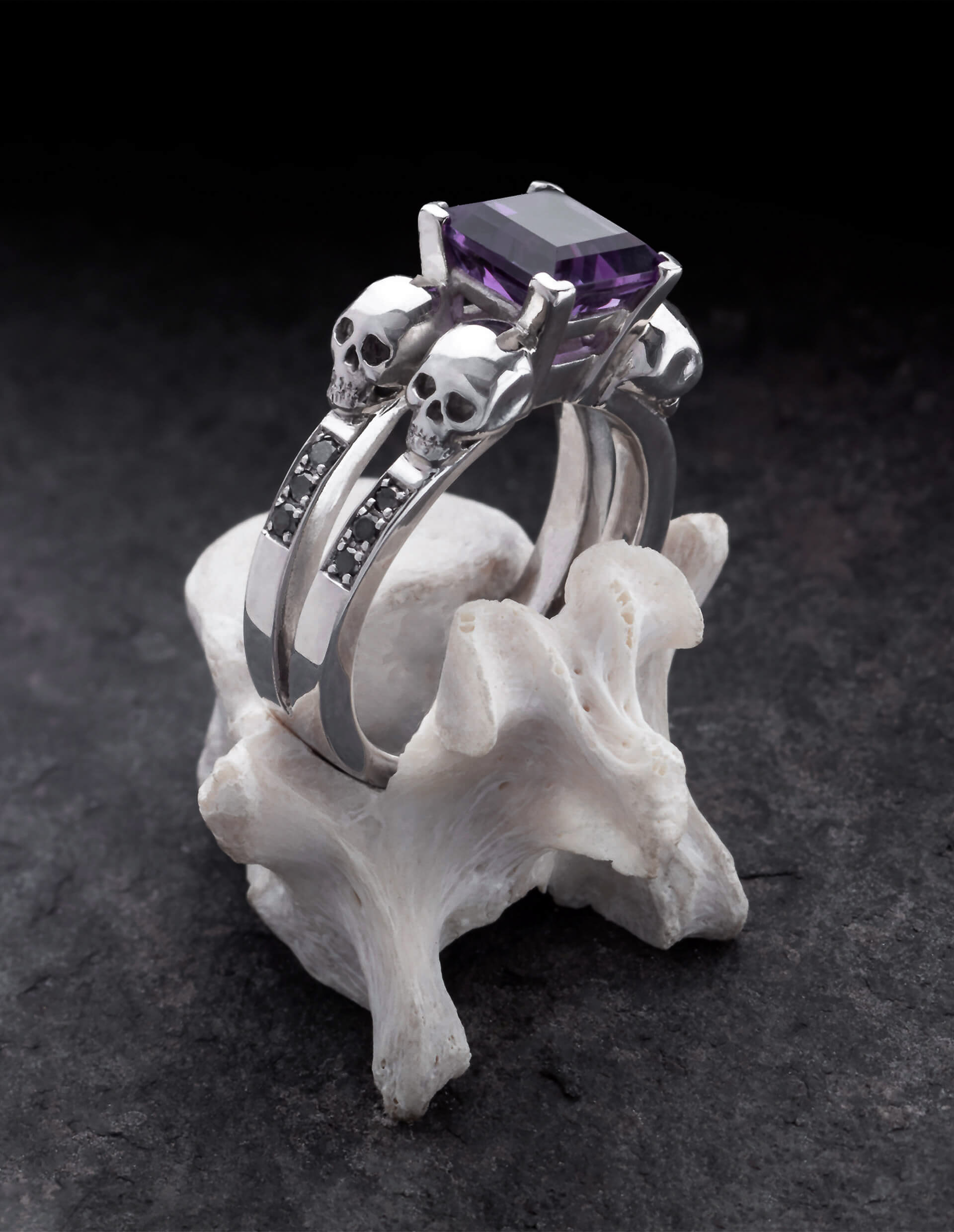 Amazon.com: LALISA Princes Cut Purple Amethyst Engagement Band Ring 10KT  Black Gold Filled Size5-11 (8) : Home & Kitchen