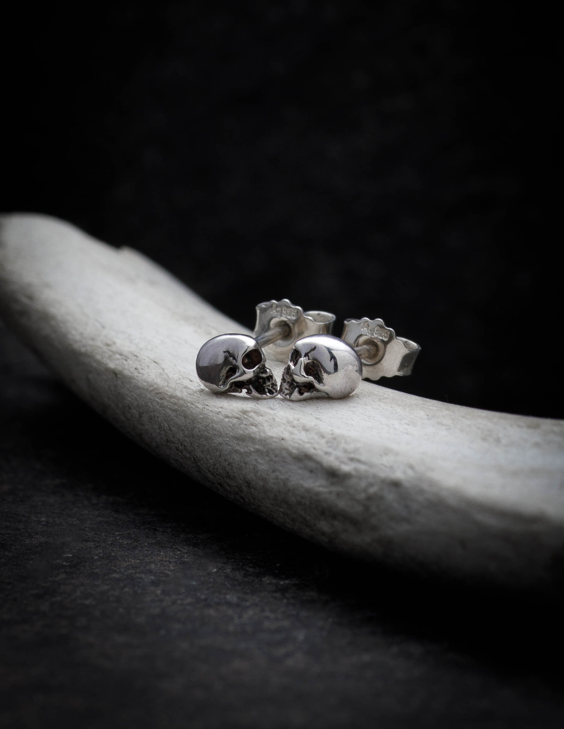 kissing-skulls-earstuds-sterling-silver-2